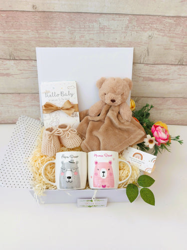 New Luxury Unisex Baby Hamper, Mummy and Daddy Mugs, Baby Bear Theme