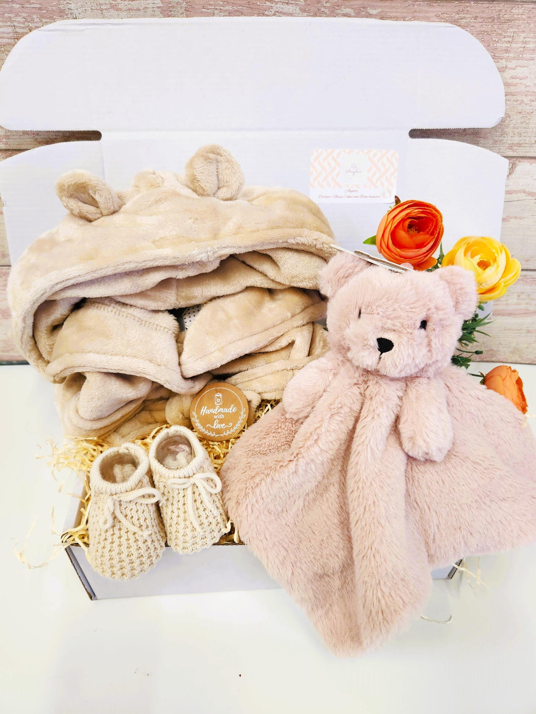 Cosy unisex baby hamper, baby bear gown, baby bear comforter, personalised baby gift, hamper for new baby,gift box for new mum, baby hamper