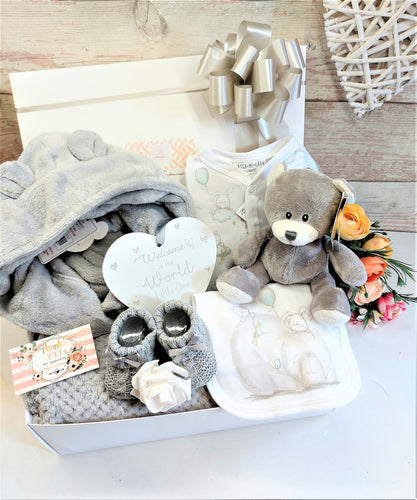 Luxury Unisex Baby Hamper, Bear/Bunny theme baby gift box, Baby gown ,Baby blanket, Baby shower gift, new parents gift, maternity leave