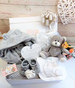 Luxury Unisex Baby Hamper, Bear/Bunny theme baby gift box, Baby gown ,Baby blanket, Baby shower gift, new parents gift, maternity leave