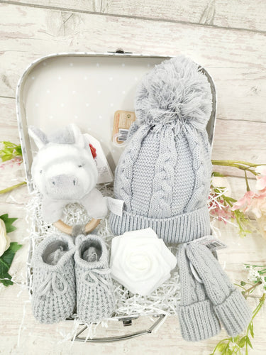 Cute Baby winter  Gift Box, Baby shower hamper in a trunk, Baby boy gift, Baby girl gift, New parents gift, Unisex gift, Pregnancy hamper