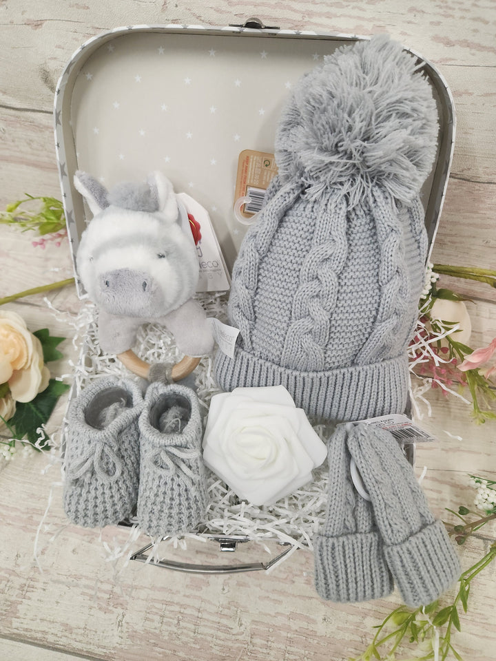 Cute Baby winter  Gift Box, Baby shower hamper in a trunk, Baby boy gift, Baby girl gift, New parents gift, Unisex gift, Pregnancy hamper